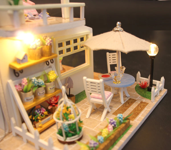 Miniature DIY Doll House Kit with Furniture and LED, Dust Cover. DIY Wooden House Kit (M033)